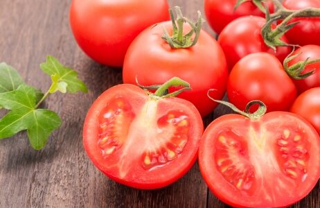 カレーにトマトを入れるタイミングはいつがベスト?量はどのくらい入れるといい?