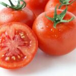 トマトがぶよぶよになる原因は？生で食べても大丈夫？